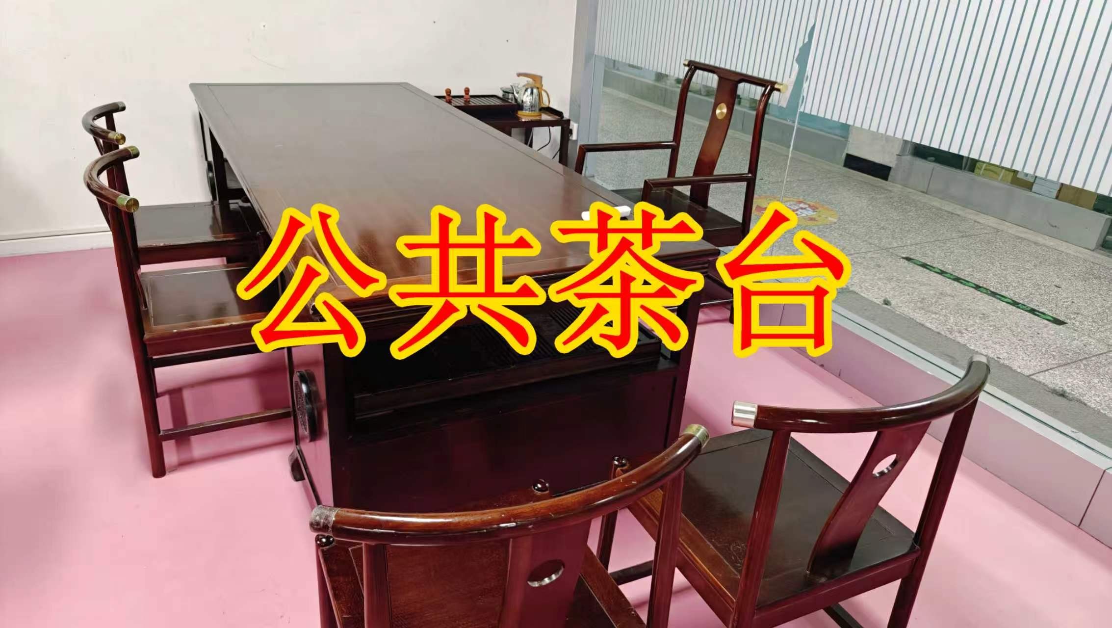 灵泉街面积灵活：小面积办公室至大面积办公、经营空间均可选择； 部分房源可注册公司，满足企业办公需求； 商铺临街，具备上下水、用电等经营条件； 适合副食品、茶叶、酒水、百货、电商、培训、办公等多种行业。